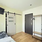 Hotel Military Guest *