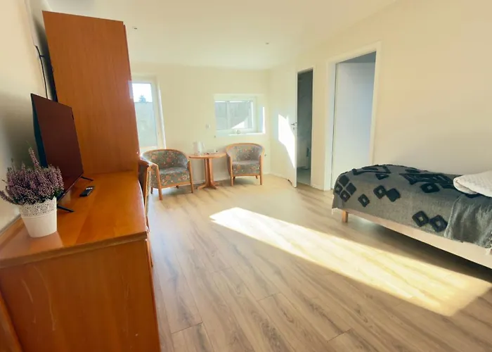 Military Guest Szálloda *